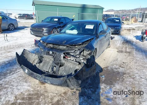 2017 Alfa Romeo Giulia Ti Awd z USA, uszkodzony, nr VIN ZARFAEEN4H7544759